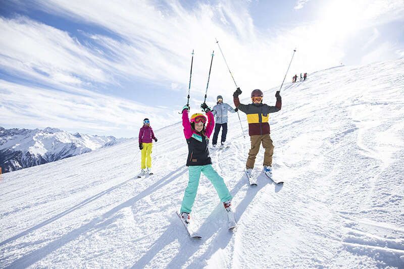 Skifahren mit der Familie in Fiss