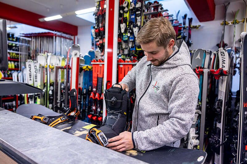 Snowboard und Schuhe ausleihen im Sportshop Krismer